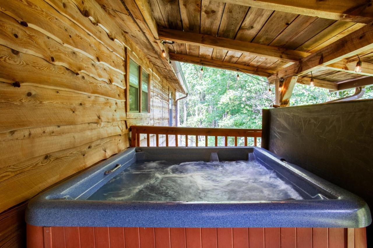 Forest Home Hot Tub Fire Pit Pool Table Pigeon Forge Εξωτερικό φωτογραφία
