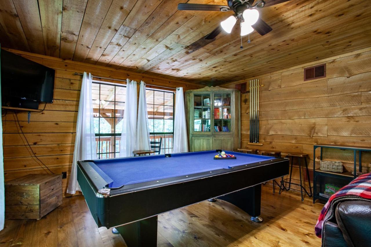 Forest Home Hot Tub Fire Pit Pool Table Pigeon Forge Εξωτερικό φωτογραφία
