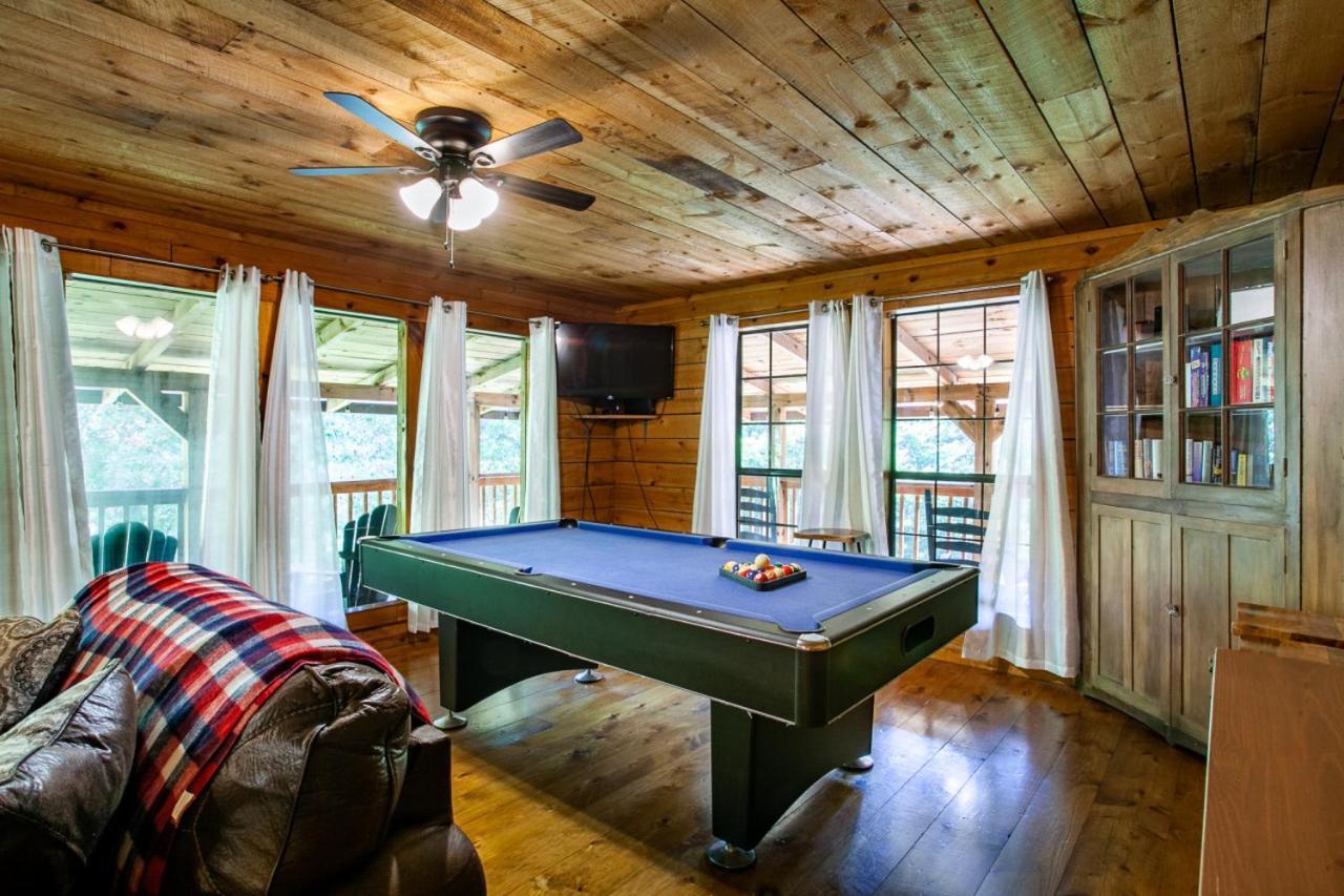 Forest Home Hot Tub Fire Pit Pool Table Pigeon Forge Εξωτερικό φωτογραφία