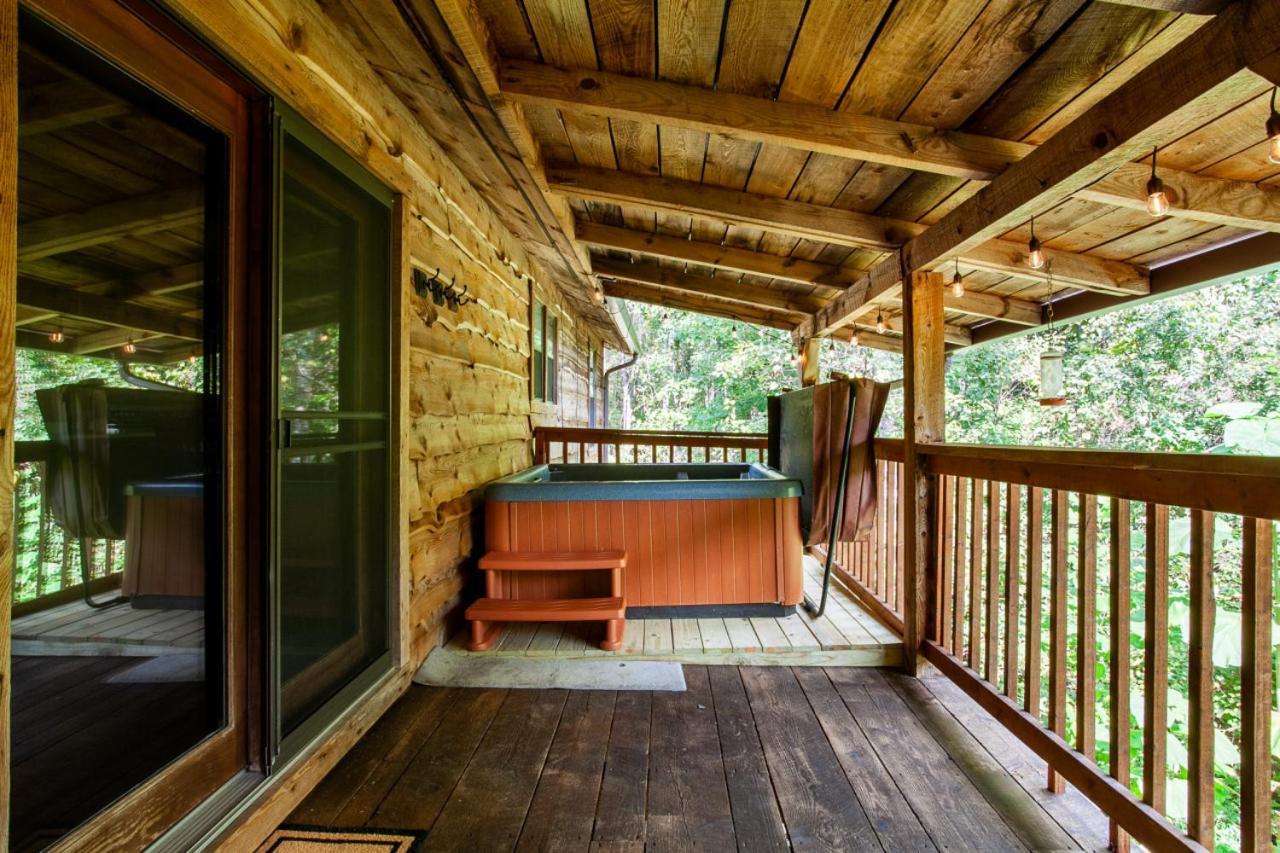 Forest Home Hot Tub Fire Pit Pool Table Pigeon Forge Εξωτερικό φωτογραφία