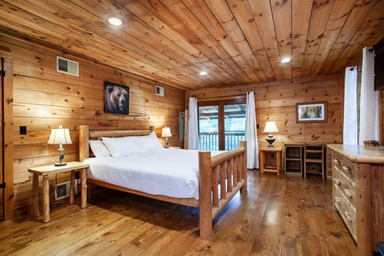 Forest Home Hot Tub Fire Pit Pool Table Pigeon Forge Εξωτερικό φωτογραφία